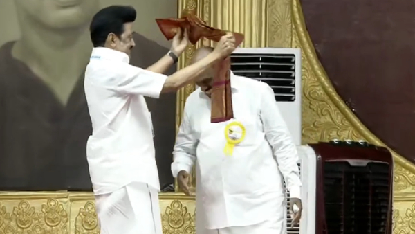 Mk Stalin gave a pleasant surprise by presenting the memento to Minister EV Velu on the stage. 