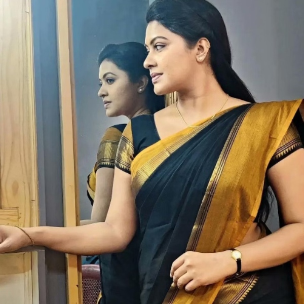 Serial actress Rachitha Mahalakshmi filed a sensational police complaint against her husband Dinesh Karthik 