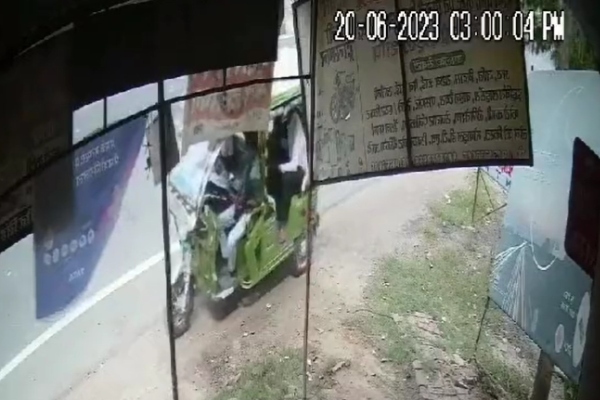 Hijab wearing women attacked by a man in UP road and kidnapped after giving sex torture 