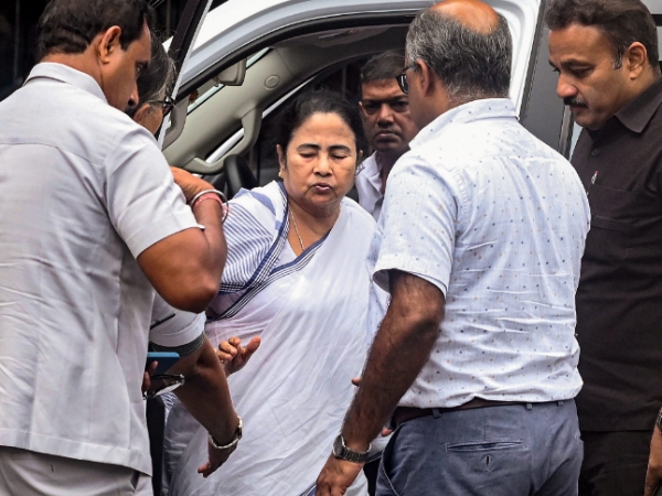 Mamata Banerjee admitted hospital after her helicopter makes emergency landing due to bad weather in west bengal Mamata Banerjee admitted hospital after her helicopter makes emergency landing due to bad weather in west bengal