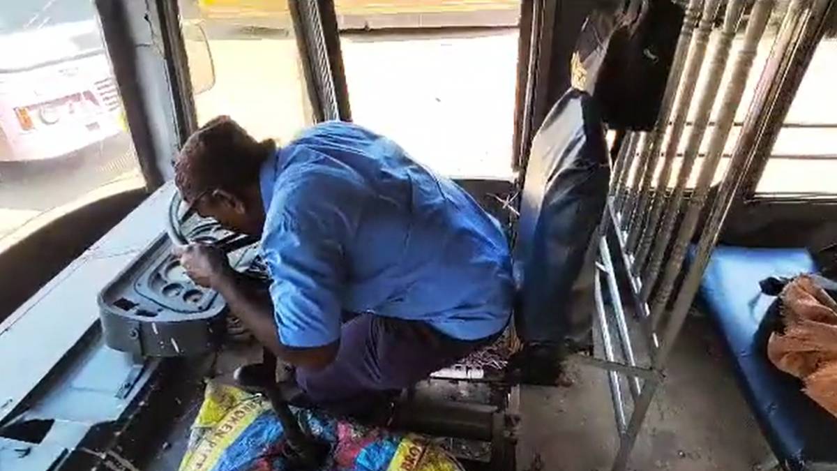 video: Madurai driver hugging the last bus he drove in tears as he retires after 30 years of service 