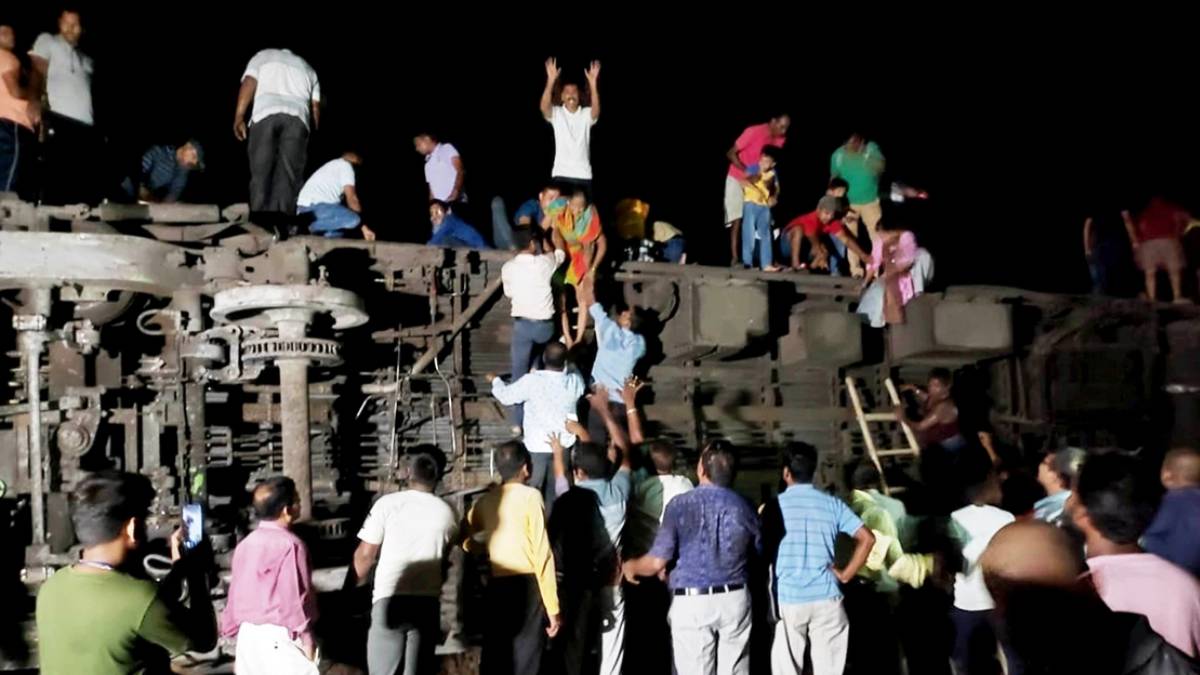 So many bodies came out of the trains, Shocking early morning scenes in Odisha So many bodies came out of the trains, Shocking early morning scenes in Odisha
