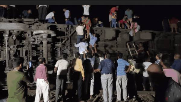 What is Kavach System? How It Would be Helpful in Saving the Train Accidents?