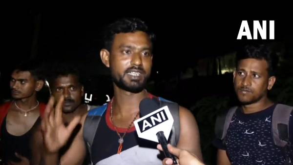 We saw that no one had hand, leg : passengers of the Coromandel Express narrating the incident 