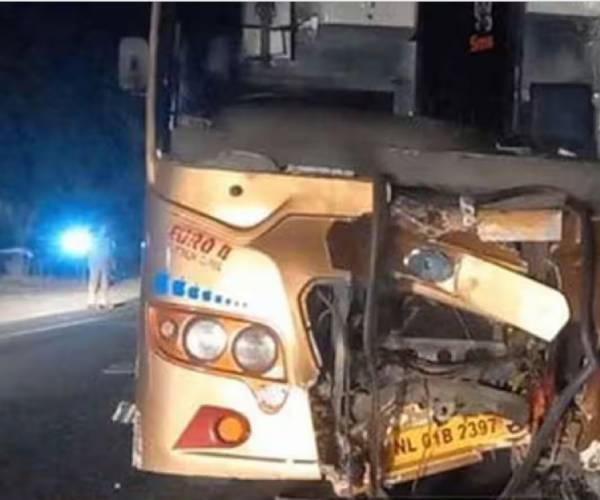 Accident: Private omni bus collides with ambulance near Trichy: 3 killed Accident: Private omni bus collides with ambulance near Trichy: 3 killed