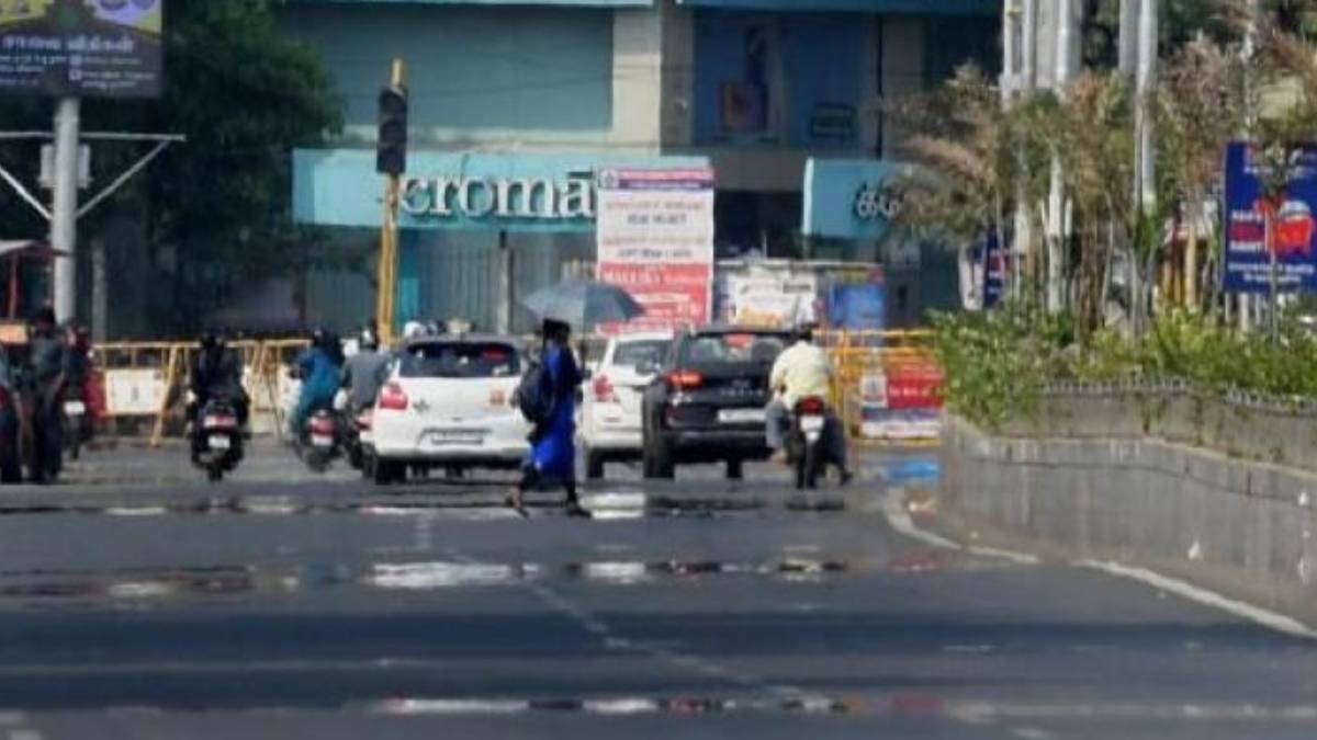 Tamil Nadu and Puducherry will experience highs of 104 degrees to 108 degrees Fahrenheit today Tamil Nadu and Puducherry will experience highs of 104 degrees to 108 degrees Fahrenheit today