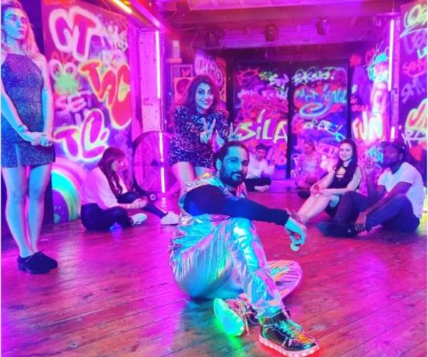 Richard denied rumors of romance with actress Yashika