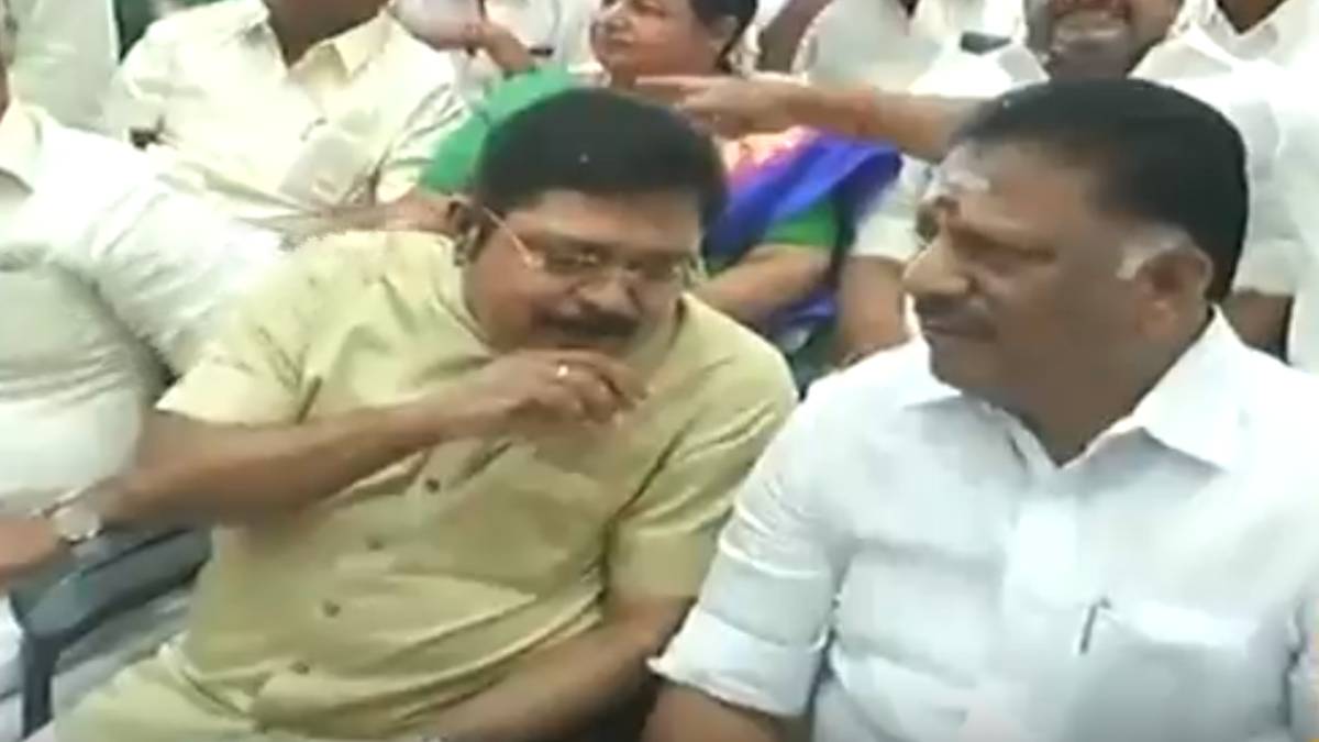Why are O Panneerselvam TTV Dinakaran sitting so close in Vaithiyalingam family marriage? 