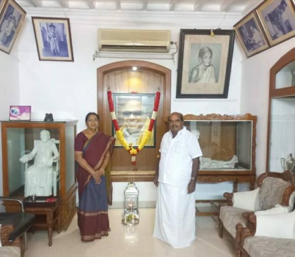 Ex Minister Subbulakshmi Jegadeesan again to Join AIADMK? 