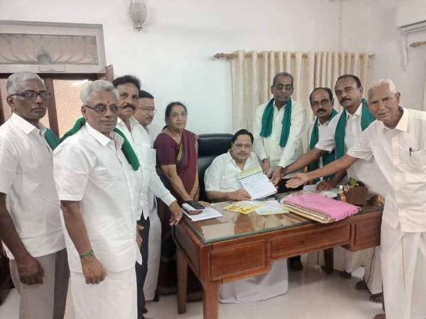 Ex Minister Subbulakshmi Jegadeesan again to Join AIADMK? 