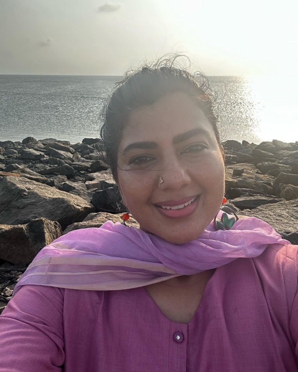 Ilamai pudhumai Swarnamalya Photos taken on the beach of the Indian Ocean