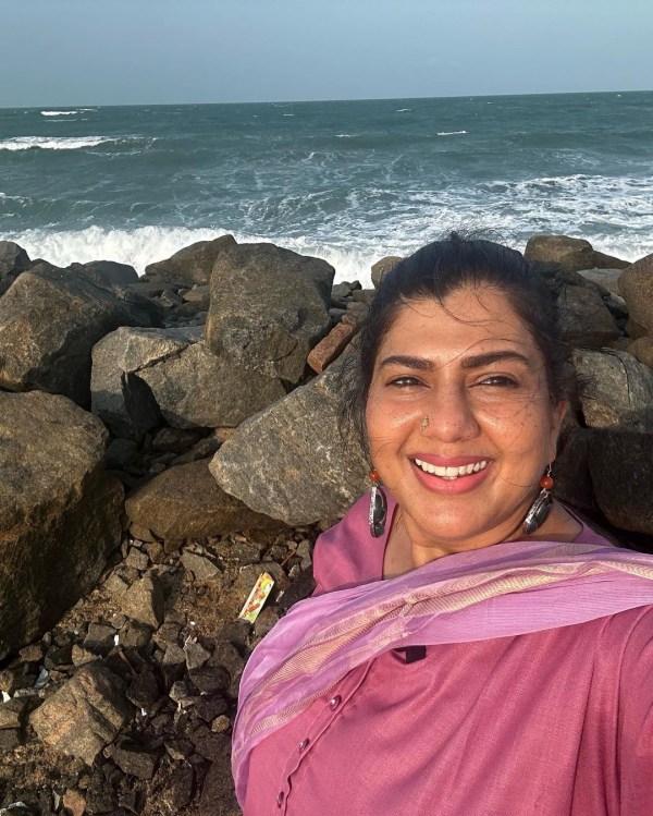 Ilamai pudhumai Swarnamalya Photos taken on the beach of the Indian Ocean