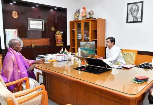 Irai Anbu IAS has praised the old man and do you know whats the actual reason Irai Anbu IAS has praised the old man and do you know whats the actual reason