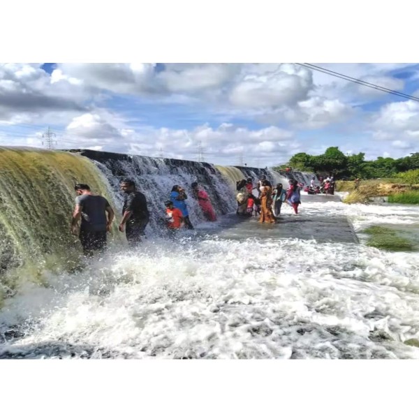 Is there a waterfall in Chennai? What are the top 5 tourist sites around Chennai? 