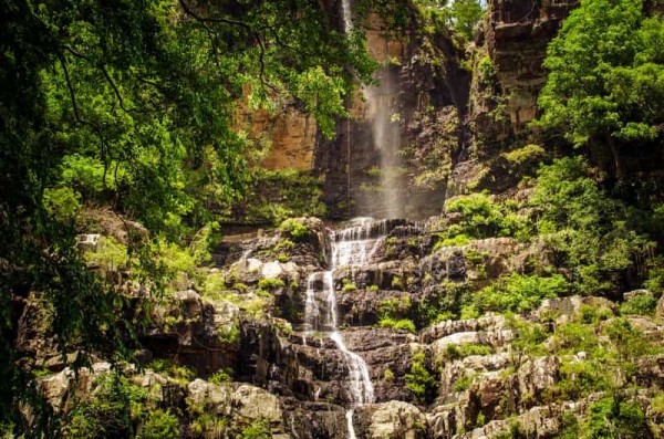 Is there a waterfall in Chennai? What are the top 5 tourist sites around Chennai? 
