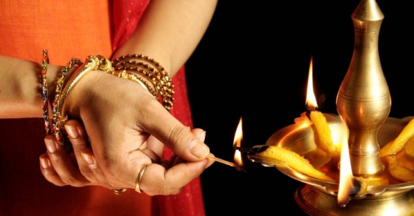 Vastu tips: Kadan Thollai Theera parikaram - Lighting lamp direction 