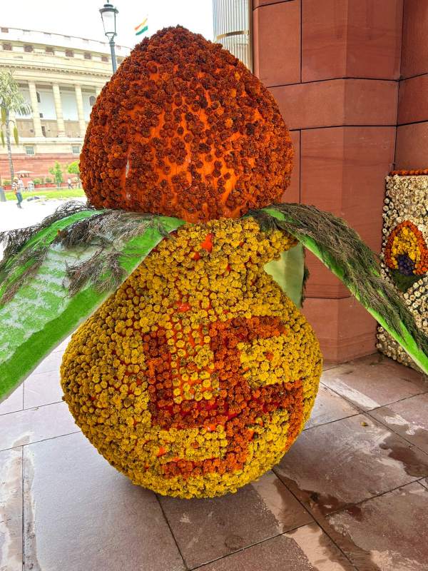 Only Sanatana and Sanskrit are displayed on all the walls of the new Parliament: Su Venkatesan mp Only Sanatana and Sanskrit are displayed on all the walls of the new Parliament: Su Venkatesan mp