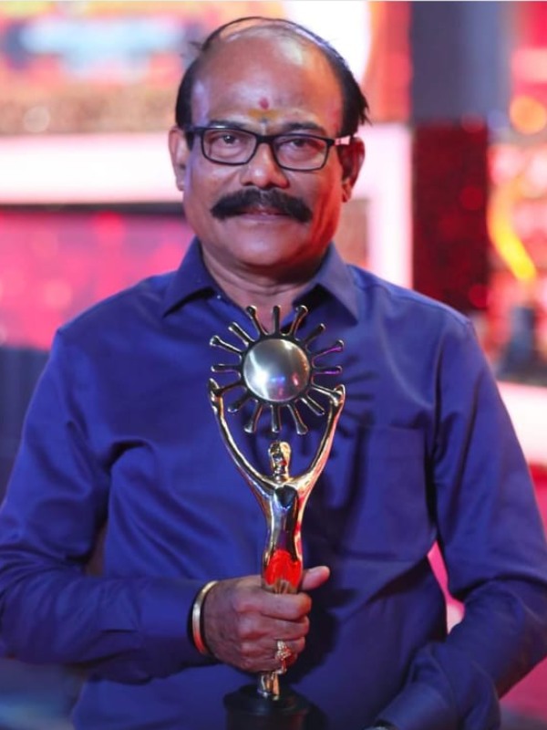 Sun Family Awards 2023 Best Villain Kayal Serial Dharmalingam and Fans Comment 