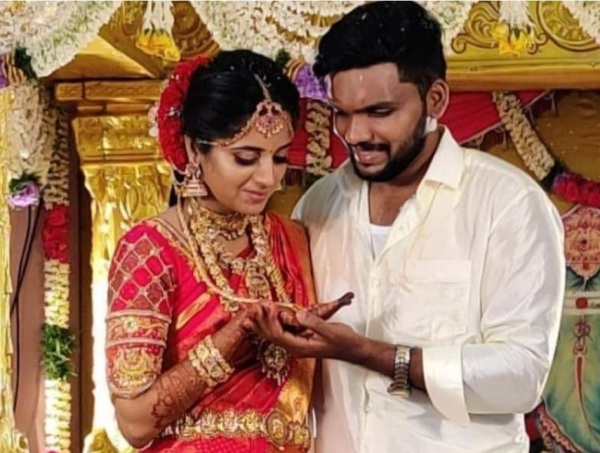 Do you know who is Ethirneechal Adhirai? Is this celebrity the real husband 