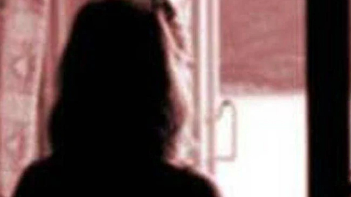 12 year old dies after being gang raped by 3 men in Uttar Pradesh 12 year old dies after being gang raped by 3 men in Uttar Pradesh