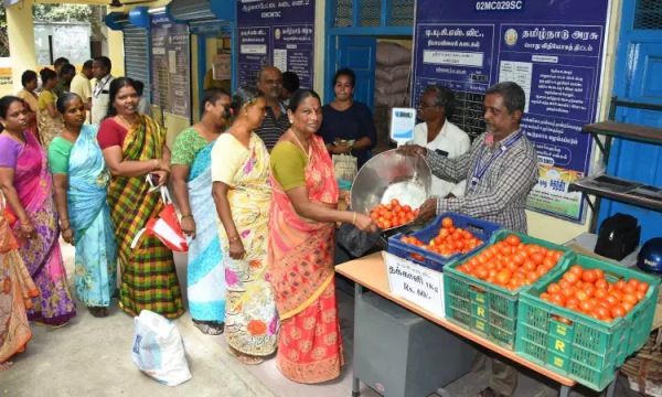 Tomatoes in market are not even properly available at Ration Shops in Tamil Nadu Tomatoes in market are not even properly available at Ration Shops in Tamil Nadu