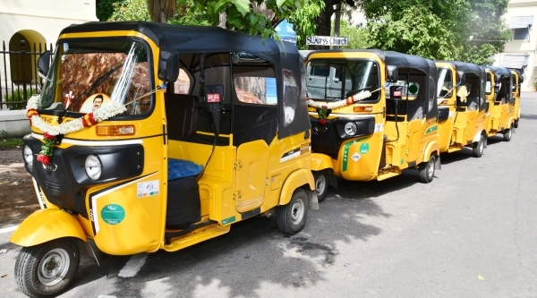 Tamilnadu CM MK Stalin gave subsidy for new auto to 500 women drivers in Chennai 