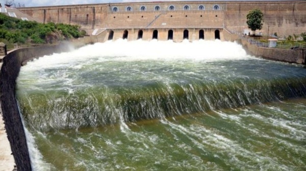  Mettur Dam water level falls to 72 feet Water opening only till August 10 Delt farmers worry 