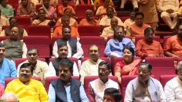  PM Modis Attack On Opposition Front 