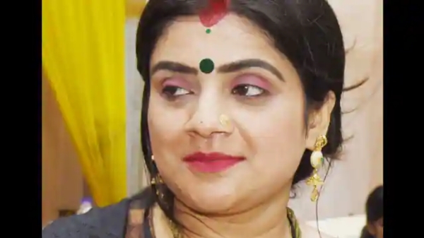 Famous Personality Mother of 3 Rakhi Gupta removed from Bihar Chhapra Mayor post 