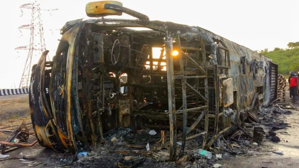 Maharashtra bus accident Till last moment Teacher, wife and daughter were together Maharashtra bus accident Till last moment Teacher, wife and daughter were together