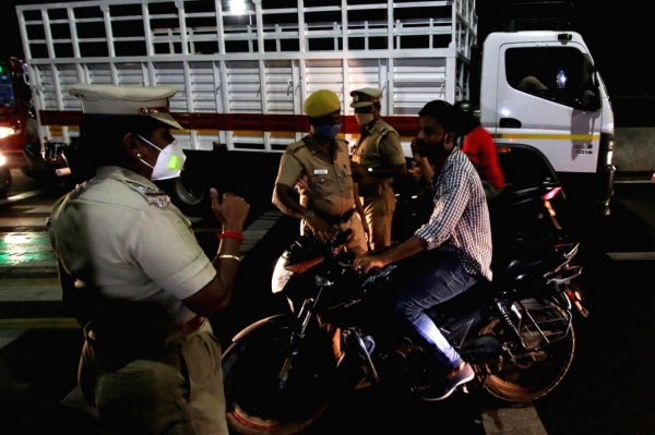 Chennai Traffic Police Strict action will be taken against drunken drivers on Saturday night 