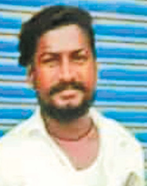 Chennai : A laborer committed suicide after locking his house for a loan of Rs.70,000 in Tiruvika nagar 