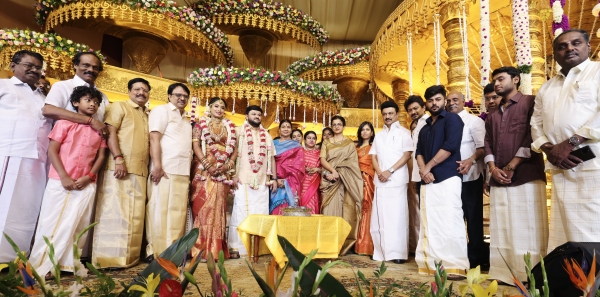 Chief Minister Stalin presided over the marriage ceremony at the brother-in-laws house Chief Minister Stalin presided over the marriage ceremony at the brother-in-laws house