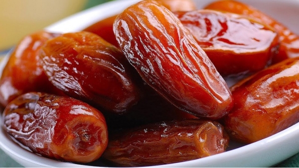 Health uses of Dates and can diabetics eat dates, what are the health benefits