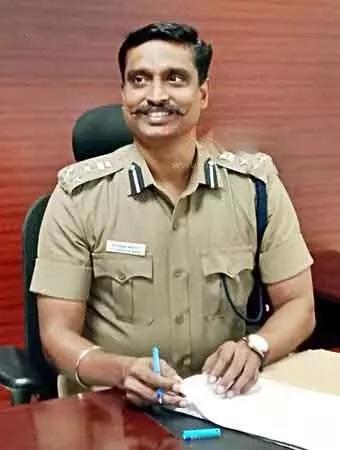 Coimbatore DIG Vijayakumar commits suicide, shoots him self Coimbatore DIG Vijayakumar commits suicide, shoots him self