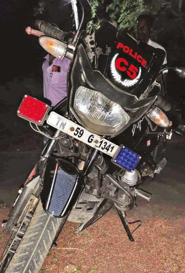 Dindigul youth was arrested as he escaped after stealing the bike of the fined policeman 