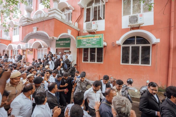 Roads were jammed when Tamil Nadu BJP leader Annamalai appeared in Saidapet court Roads were jammed when Tamil Nadu BJP leader Annamalai appeared in Saidapet court