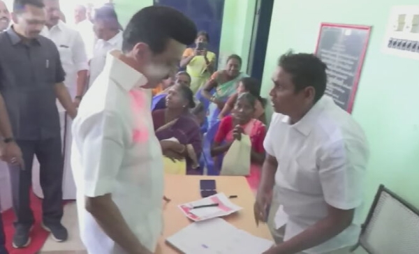 CM Stalin sudden inspection at magalir urimai thogai special camp in thanjavur district