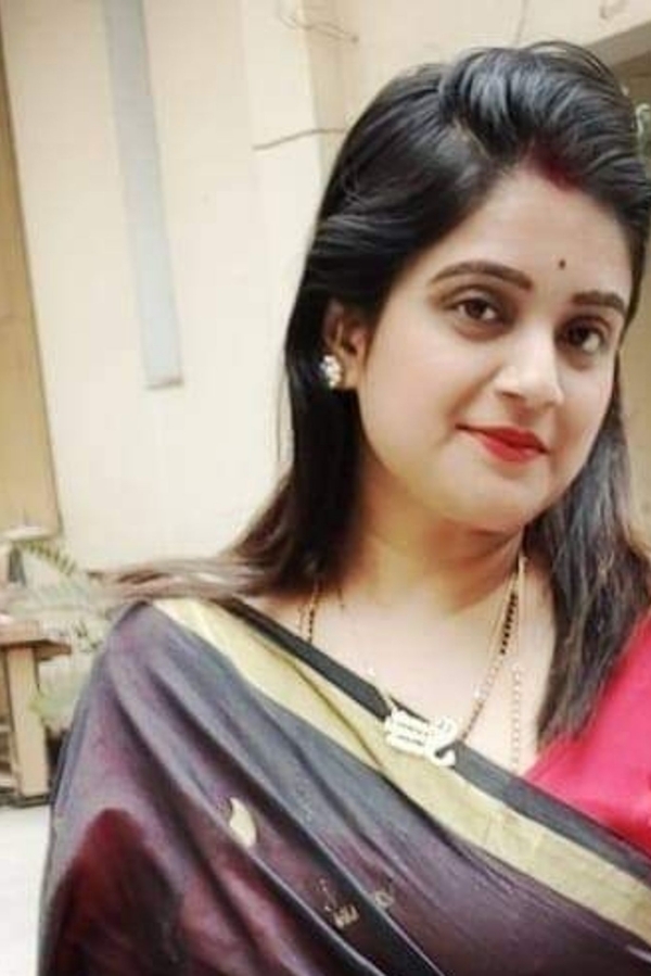 Famous Personality Mother of 3 Rakhi Gupta removed from Bihar Chhapra Mayor post 
