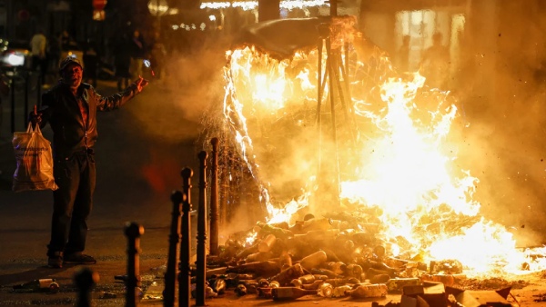 Amid of France riot man tries to burgle supermarket dies after fall off rooftop 