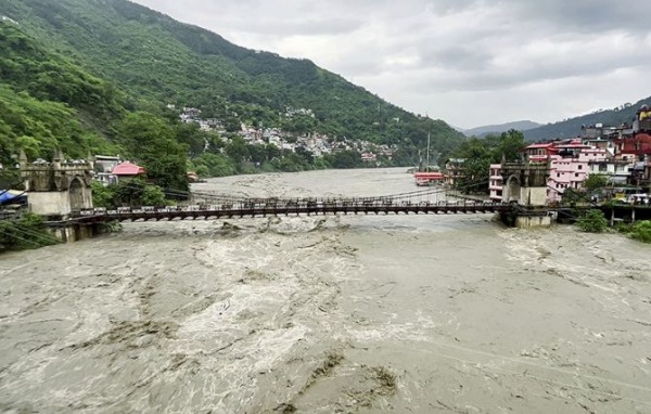 Death toll due to rain floods and landslides has increased to 37 in North India Death toll due to rain floods and landslides has increased to 37 in North India