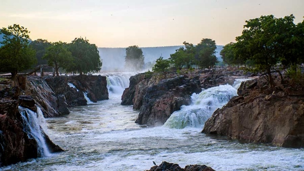How to go to hogenakkal falls? Tourist spots near Salem 