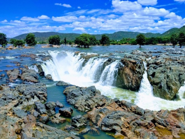 How to go to hogenakkal falls? Tourist spots near Salem 