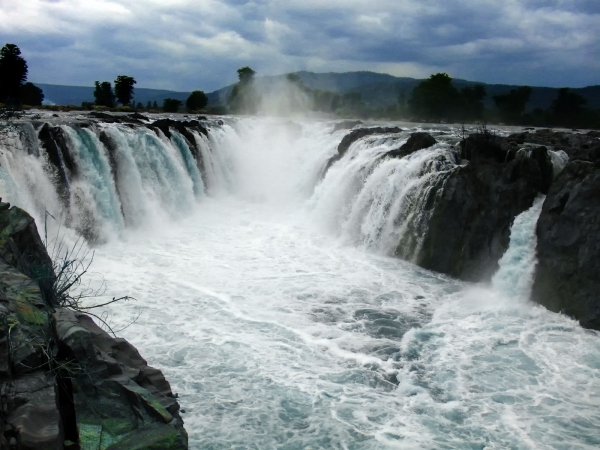 How to go to hogenakkal falls? Tourist spots near Salem 