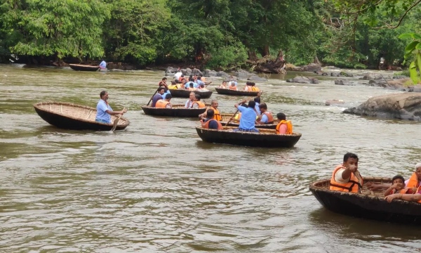 How to go to hogenakkal falls? Tourist spots near Salem 