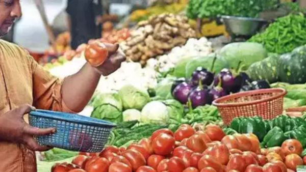 what are the rate for onion? Tomatoe price slightly down Rs.20 per kg at Koyambed Market in Chennai, what are the rate for onion? Tomatoe price slightly down Rs.20 per kg at Koyambed Market in Chennai,
