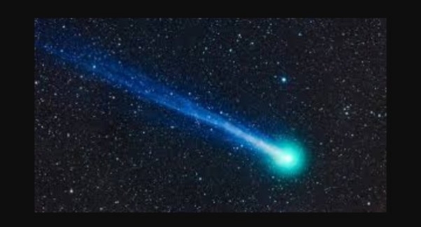 A comet that crosses Earth suddenly blows horns out of no where: What is the reason? 