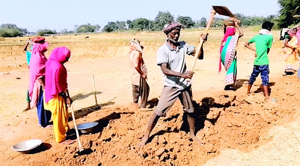 Participation of Women Worker in Mahatma Gandhi National Rural Employment Guarantee Scheme Participation of Women Worker in Mahatma Gandhi National Rural Employment Guarantee Scheme