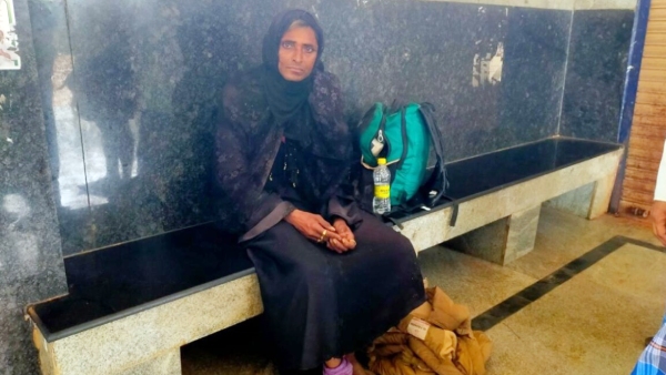 In Karnataka Hindu man wears burqa to get free bus seat under Shakti Scheme 