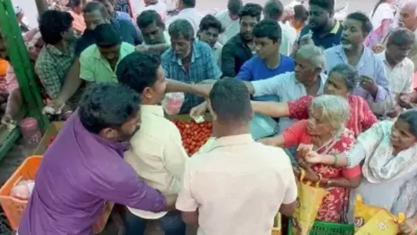 cuddalore merchant offered 1 kg tomato for 20 rupees